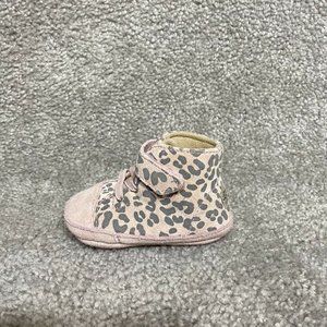 UGG Infant 0/1 Cassie Baby Pink Leopard Print Boots Hook and Loop Booties